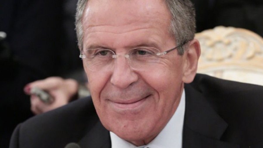 Лавров посоветовал россиянам продолжать шутить и смеяться в 2018 году - В Мире