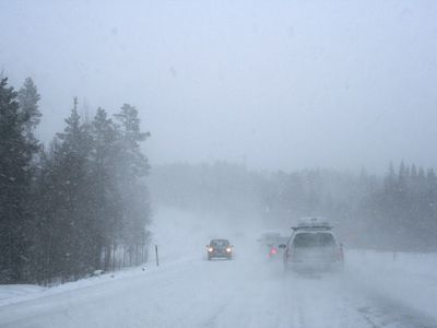 Снегопад опасен для водителей                                            - Происшествия и криминал