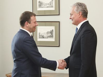 Г. Науседа на встрече с В. Шапокой обратил внимание на малые налоговые доходы - Литва и страны Балтии