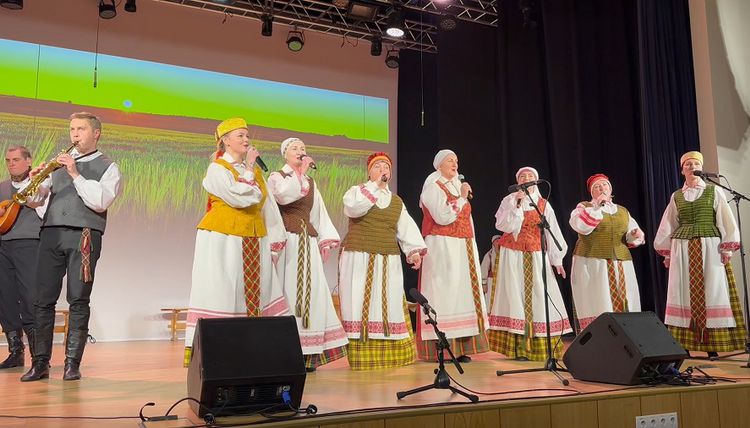 В Висагинасе стартовал фестиваль литовской народной песни и музыки «Pyniau dainų vainikų…»