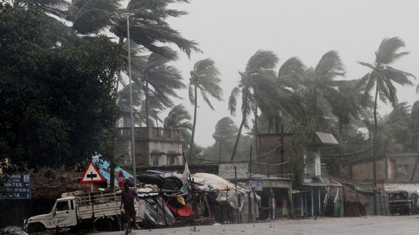 Indijoje ir Bangladeše ciklonas Amphan nusinešė mažiausiai 15 gyvybių