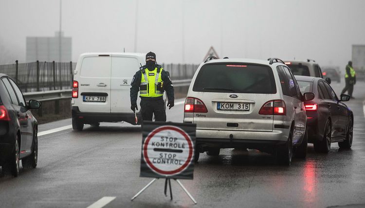 Полиция предупреждает водителей о мошенниках на дорогах: когда останавливаться, а когда звать на помощь