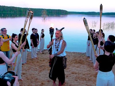 Как Висагинас встретил самую короткую ночь в году и отпраздновал Йонинес (видео) - В Висагинасе