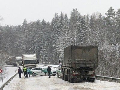В ДТП с военным грузовиком погибли две пассажирки легкового автомобиля, один пассажир получил ранения - Происшествия и криминал