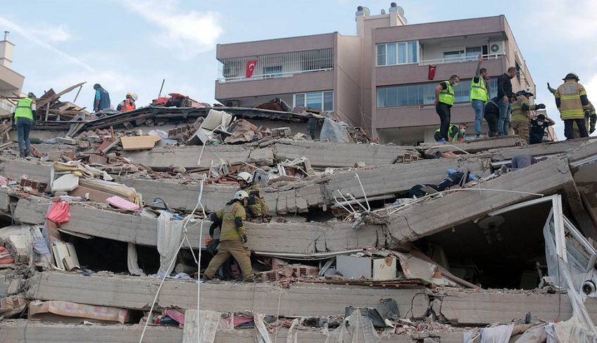Число погибших при землетрясении в Турции увеличилось до 12 человек, пострадавших - до 522