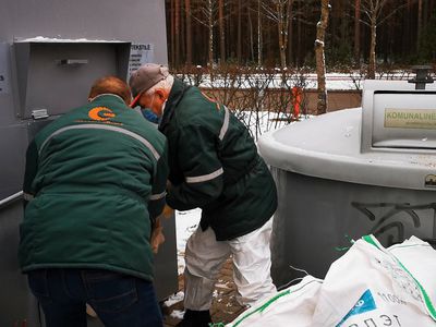 Разгрузка контейнеров. Что показало вскрытие? (видео) - В Висагинасе