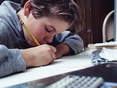 Informuojame, kad jau priimami prašymai dėl nemokamo mokinių maitinimo ir paramos mokinio reikmenims įsigyti - Visagine