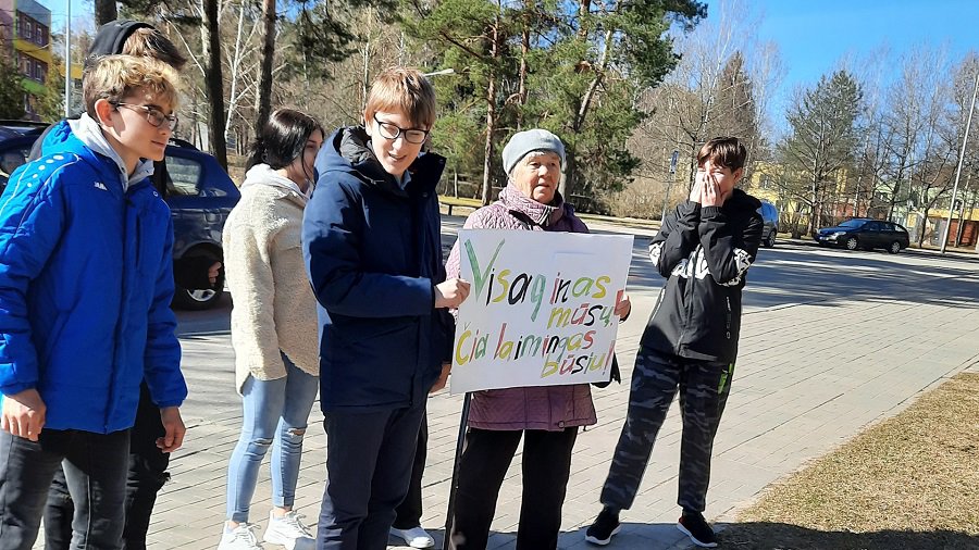 В висагинской прогимназии "Гяросёс вильтес" завершился проект "Звуковые образы"(видео) - В Висагинасе