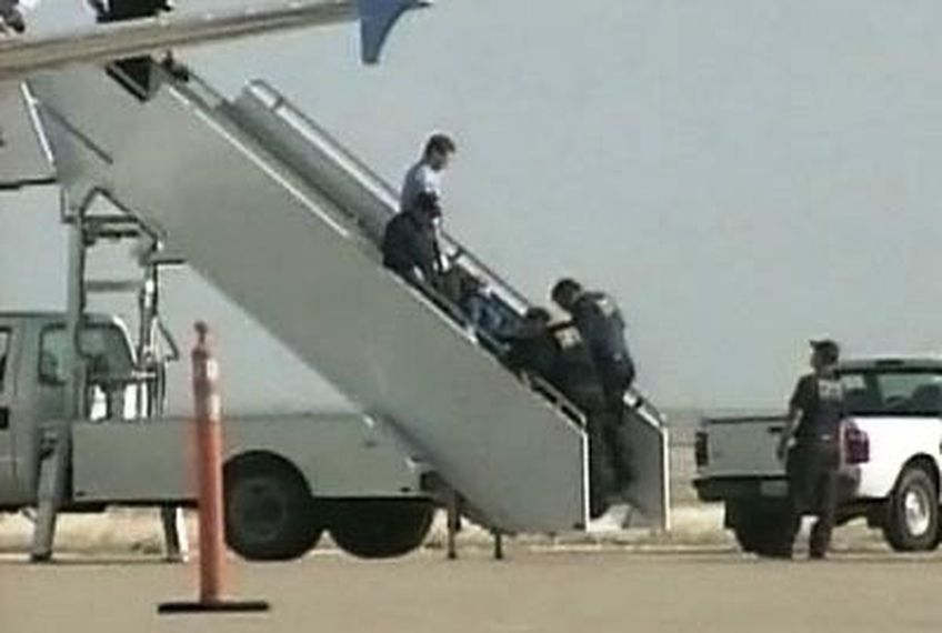 Рейс на Лас-Вегас: командир самолета во время полета сошел с ума                                