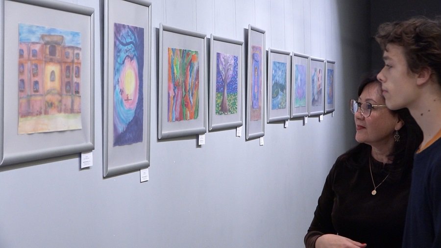 „Многоцветный язык музыки“ в творчестве юных висагинцев (видео) - В Висагинасе