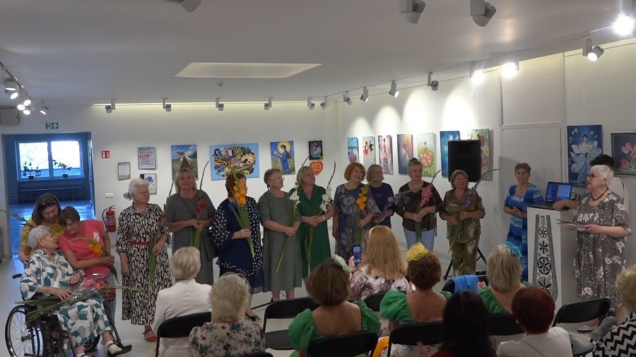 На открытии выставки Клуба «Paletė» посетители увидели и узнали много интересного (видео) - В Висагинасе