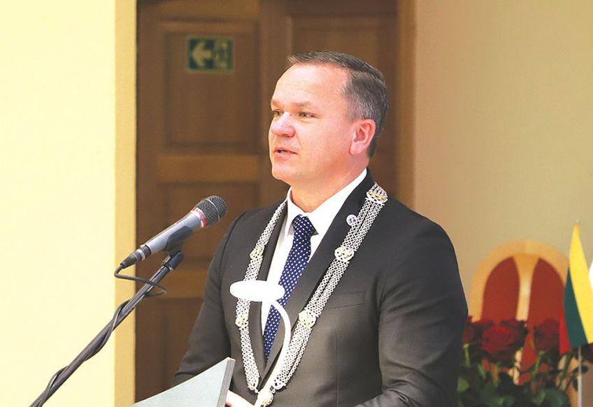 Поздравление мэра по случаю празднования 48-летия Висагинаса