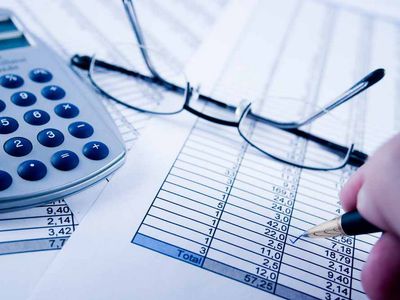 Продолжается снижение уровеня зарплаты - Литва и страны Балтии