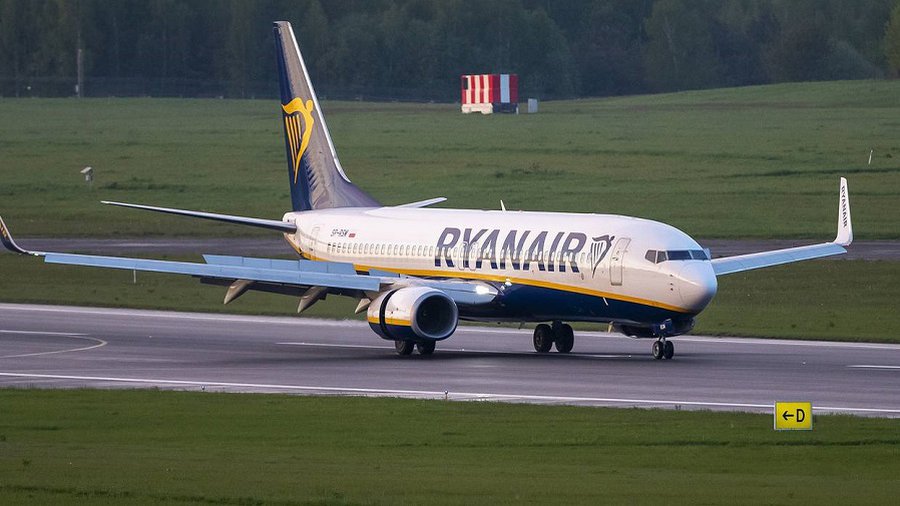 Латвийская AirBaltic решила не летать над Белоруссией - В Мире