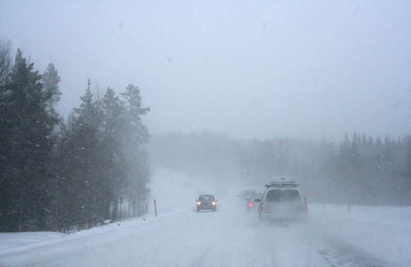 Снегопад опасен для водителей                                           