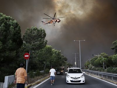 Graikijos pakrančių apsauga išgelbėjo nuo miško gaisrų apie 700 žmonių - Pasaulyje