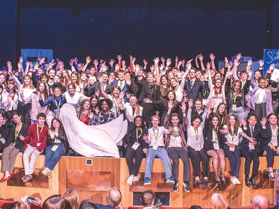 Išsiuvinėti taikos gijomis: jaunimo istorijos iš Berlyno - Projektas „Europos Pulsas“