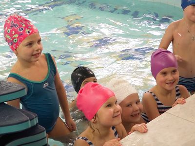 Ольга Мазнева: важно учить  детей плаванию с детского сада (видео) - В Висагинасе