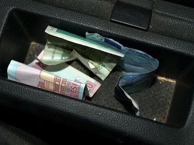 Попытка подкупа полицейского не удалась                                                                                                                - Происшествия и криминал