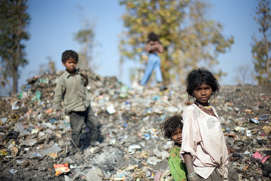 К 2025 году уровень бедности в мире снизится в два раза - В Мире