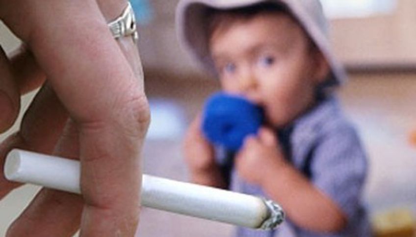 Лишь четверть курящих осознает вред пассивного курения