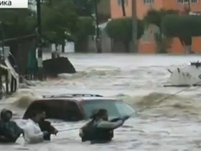 В Мексике растет число жертв урагана «Ингрид» и шторма «Мануэль» - В Мире