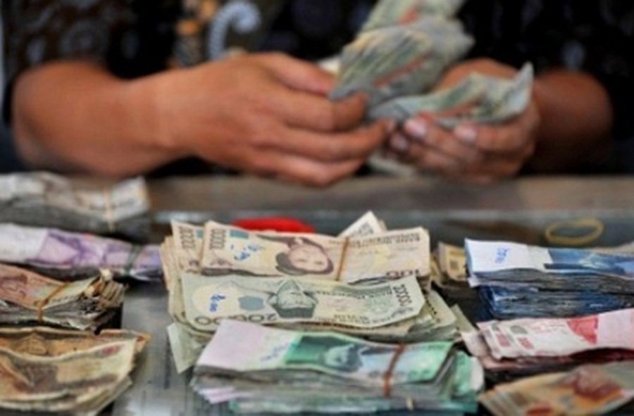 Зарплату мужчин в Индонезии решено переводить на счета жен - Хобби, отдых и развлечения