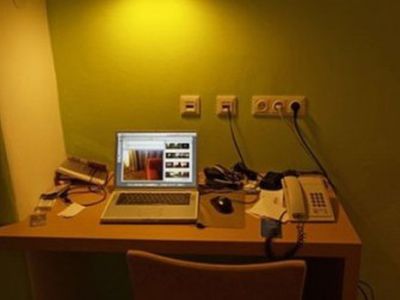 Как спрятать провода от компьютера: 8 решений - IT новости