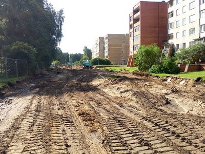 На ул. Висагино полным ходом идут строительные работы – убраны опасные тротуарные плитки, меняется “ливневка” - В Висагинасе