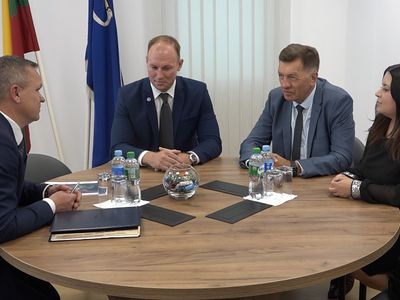 Висагинас посетил экс премьер-министр Литвы, член Сейма  Альгирдас Буткявичюс (видео) - Служба региональных новостей