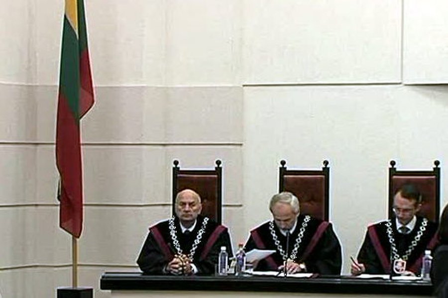 В Литве разгорается скандал по поводу снижения пенсий и пособий - Литва и страны Балтии