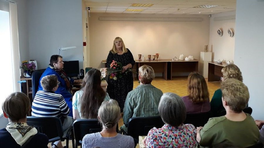 Глина в руках творца. В Висагинасе открылась выставка керамики Алдоны Якубовскене - В Висагинасе