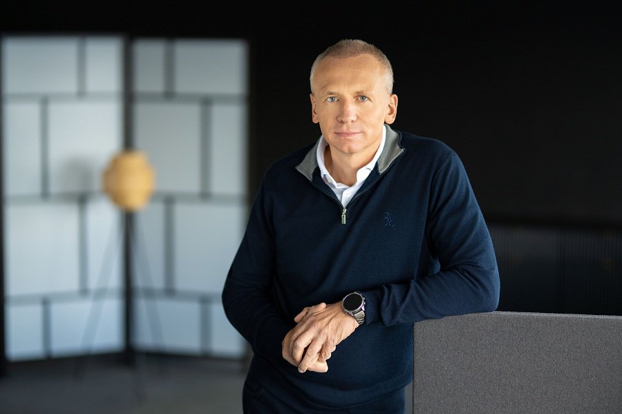 Андреюс Трофимовас: как автобусы из Литвы стали спасением для жителей охваченного огнём Мариуполя (фотогалерея) - В Мире