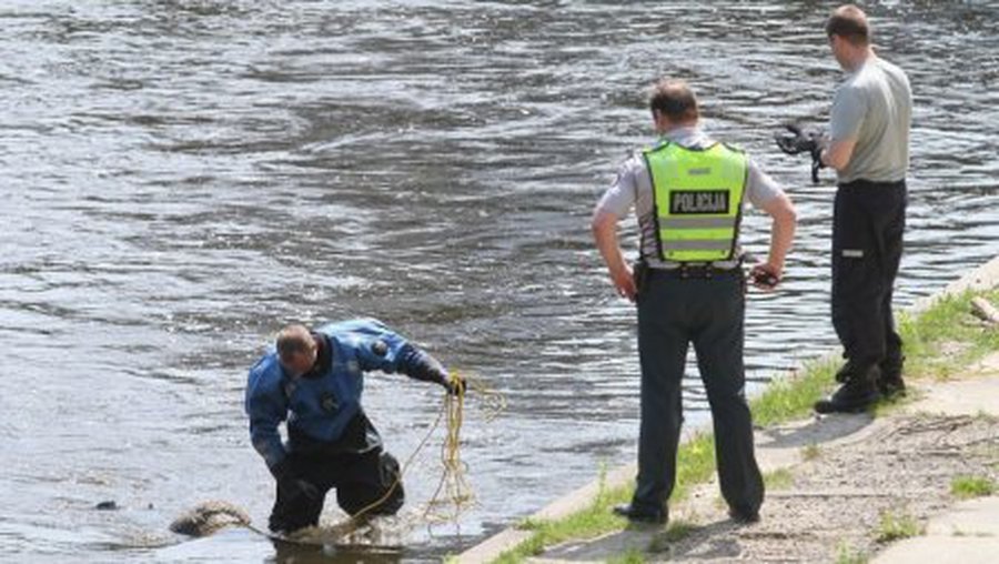 
Per šventinį Joninių savaitgalį vien ugniagesiai ištraukė 11 skenduolių - Įvykiai ir kriminalas