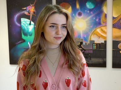 Новое имя: художница Таисия Калинина (видео) - В Висагинасе