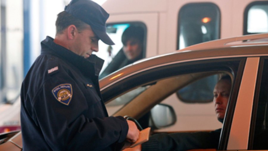 Латвия объявила в розыск неуловимого угонщика - Происшествия и криминал