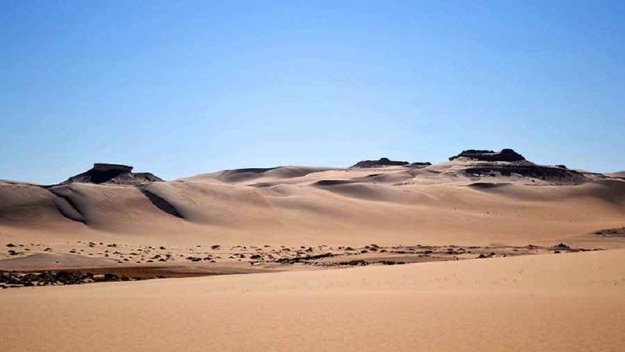 В пустыне Сахара второй год подряд выпал снег - В Мире