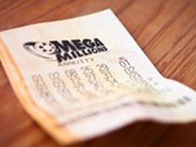 Американец выиграл джекпот в $1 млн, найдя билет после урагана «Сэнди»
 - В Мире