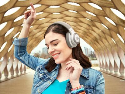 Эксперт рассказал об опасности длительного использования наушников - Наука и здоровье