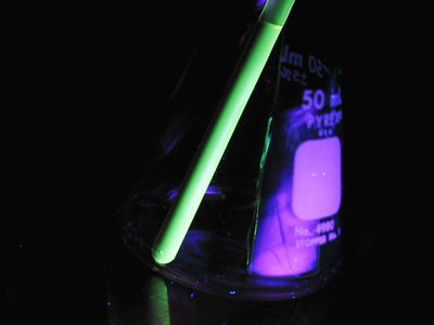 Французы создали первый одномолекулярный светодиод - Наука и здоровье