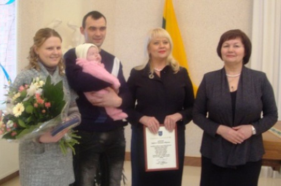 Pirmo 2013 m. naujagimio sveikinimas - Visagine