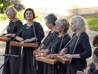 В Висагинасе звучал канклес (видео) - Служба региональных новостей