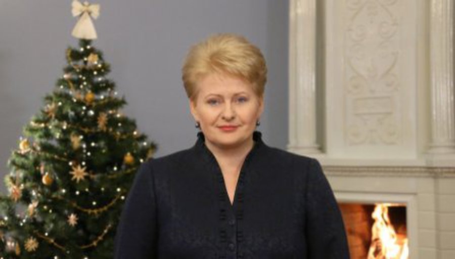 Грибаускайте: в нашей семье традиции хранила мама - Литва и страны Балтии