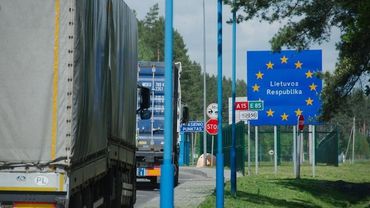 Водители грузовиков при выезде из Беларуси в Литву теперь могут предъявлять электронную декларацию на топливо