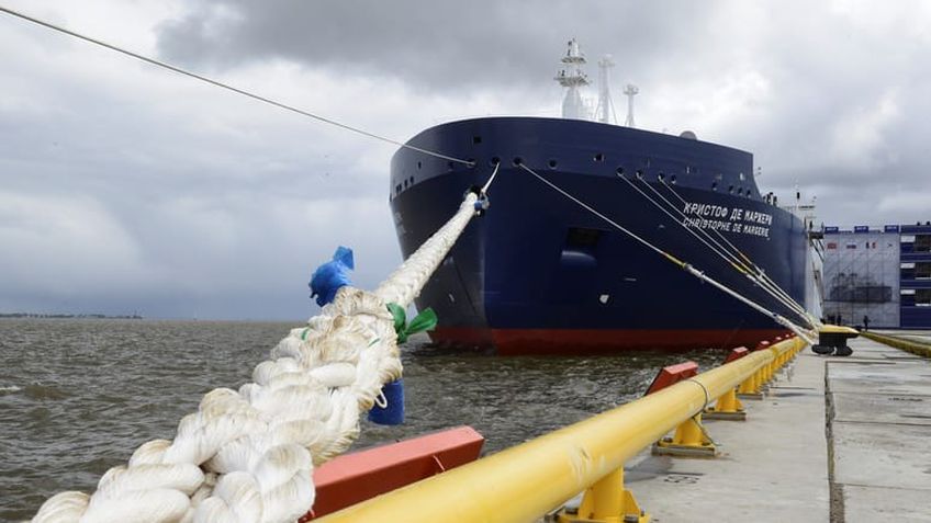 Российский танкер прорубил Северный морской путь за рекордные 6,5 дней