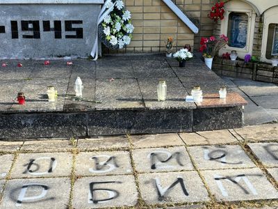 Visagino savivaldybės administracija kreipėsi į policiją dėl Antrojo pasaulinio karo aukų (nežinomų karių) kapo išniekinimo - Įvykiai ir kriminalas