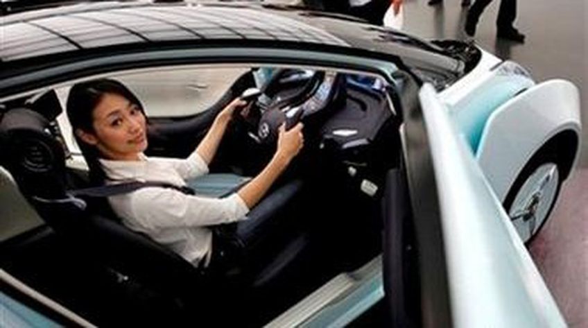 Nissan представит в Токио городской электромобиль