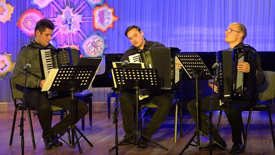 Пускай звучит аккордеон! Браво, «Trio Feroce»! (видео) - В Висагинасе