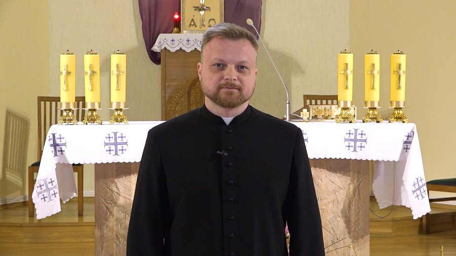 Kunigas Raimundas Jurolaitis sveikina Visaginiečius su artėjančiom Šv. Velykom (video) - Visagine