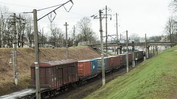 „Lietuvos geležinkeliai“: pirmadienį buvo priimtas pirmasis traukinys vežimui per Lietuvos teritoriją į Kaliningradą